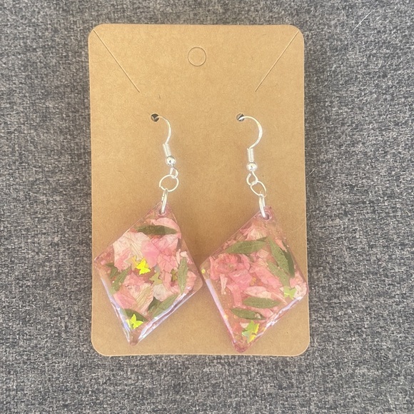 #103 Medium Pressed Flower Earrings - Picture 9 of 17